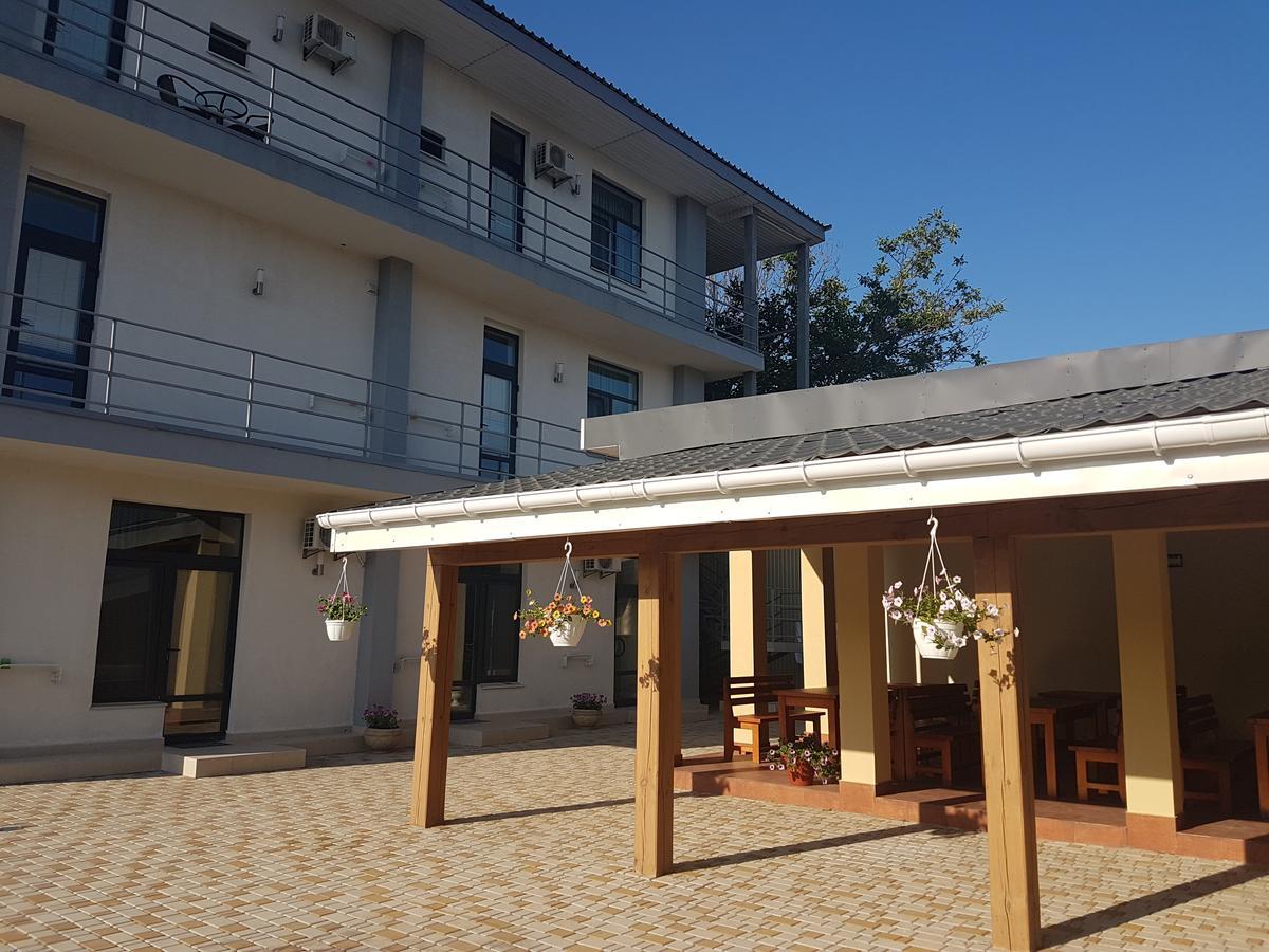 Hotel Aleksandriya Čornomorsk Exteriér fotografie